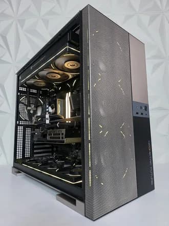PC Gamer champagne gold Geometric Future con ventiladores dorados